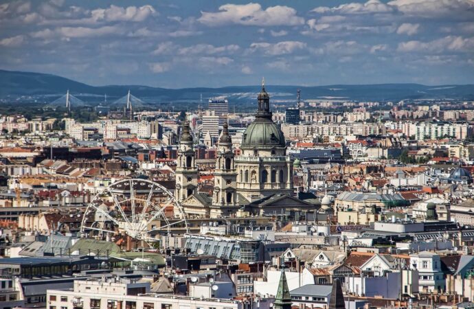 Orașul european de lângă România care interzice închirierile turistice pe termen scurt într-un cartier istoric Orașul european de lângă România care interzice închirierile turistice pe termen scurt într-un cartier istoric