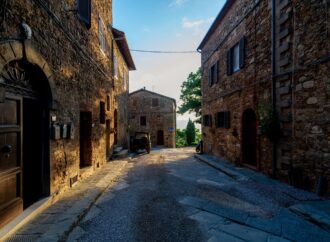 Orașul din inima Toscanei care oferă până la 20.000 de euro pentru a atrage noi familii. Ce obligații au locuitorii Orașul din inima Toscanei care oferă până la 20.000 de euro pentru a atrage noi familii. Ce obligații au locuitorii