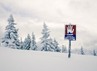 Semnele care indică riscul de avalanșă în munți. Le ce trebuie să fie atenți turiștii care pășesc pe zăpadă Semnele care indică riscul de avalanșă în munți. Le ce trebuie să fie atenți turiștii care pășesc pe zăpadă