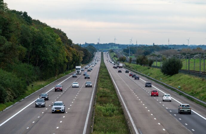 Cel mai lung drum din Europa: mega-autostrada care traversează 10 țări și se întinde până în Asia Cel mai lung drum din Europa: mega-autostrada care traversează 10 țări și se întinde până în Asia