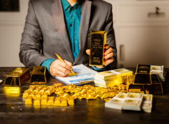 Platina, aurul și argintul ating valori record, la final de an. Care este prețul metalelor prețioase și ce a determinat creșterea cotei Platina, aurul și argintul ating valori record, la final de an. Care este prețul metalelor prețioase și ce a determinat creșterea cotei