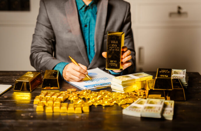 Platina, aurul și argintul ating valori record, la final de an. Care este prețul metalelor prețioase și ce a determinat creșterea cotei