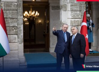 Viktor Orbán lasă în ofsaid UE și își securizează livrările de gaze. După Trump și Putin, premierul Ungariei bate palma și cu Erdogan Viktor Orbán lasă în ofsaid UE și își securizează livrările de gaze. După Trump și Putin, premierul Ungariei bate palma și cu Erdogan