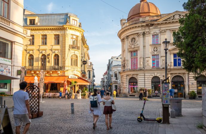Motivul pentru care un blogger francez a inclus Bucureștiul în topul orașelor de evitat. Ce destinație recomandă în loc Motivul pentru care un blogger francez a inclus Bucureștiul în topul orașelor de evitat. Ce destinație recomandă în loc