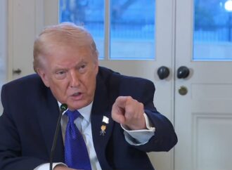 Donald Trump anunță că este deschis pentru afaceri cu Rusia și China după ce a preluat tot petrolul Venezuelei Donald Trump anunță că este deschis pentru afaceri cu Rusia și China după ce a preluat tot petrolul Venezuelei