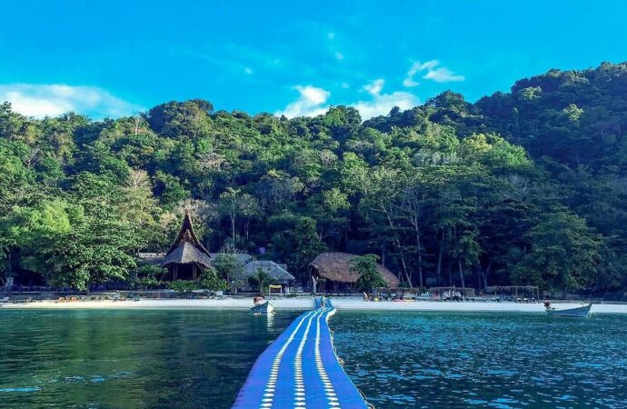 Cea mai aglomerată destinație de vacanță din lume: are 118 turiști la un localnic. Este căutată și de români Cea mai aglomerată destinație de vacanță din lume: are 118 turiști la un localnic. Este căutată și de români