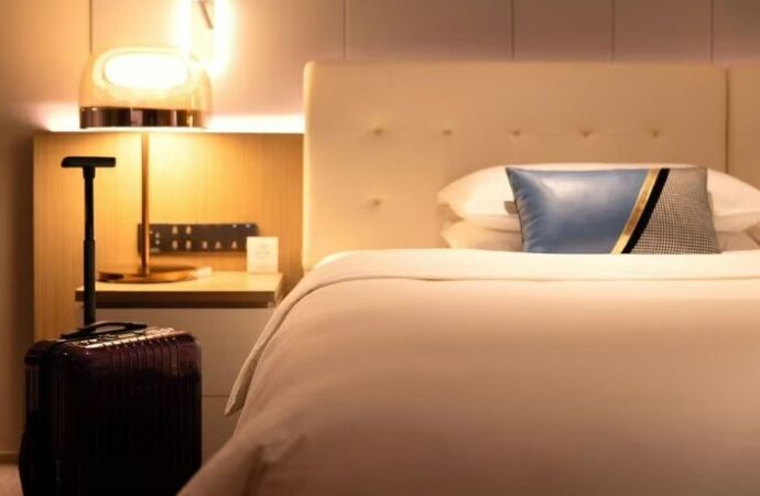Orașul european cu cele mai scumpe hoteluri din lume și camere de mărimea unui loc de parcare. „Cererea este uriașă” Orașul european cu cele mai scumpe hoteluri din lume și camere de mărimea unui loc de parcare. „Cererea este uriașă”