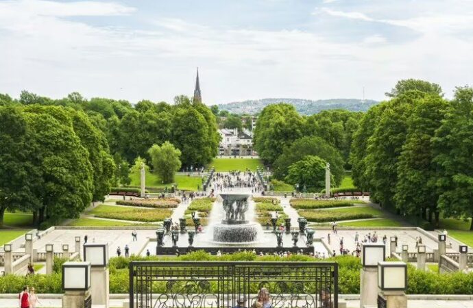 Orașul european desemnat cel mai verde din lume: 95% dintre locuitori trăiesc la câteva minute de un parc Orașul european desemnat cel mai verde din lume: 95% dintre locuitori trăiesc la câteva minute de un parc