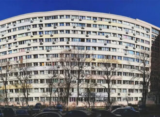 Câte apartamente are cel mai mare bloc din România. Este cât un oraș întreg