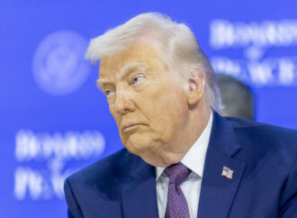 Trump a îndemnat Europa să fie „foarte precaută” din cauza „problemelor grave legate de migrație și energia verde”