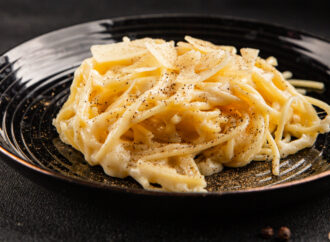 Cum se prepară cele mai cremoase paste Quatro Formaggi, în 30 de minute. Lista cu ingredientele necesare Cum se prepară cele mai cremoase paste Quatro Formaggi, în 30 de minute. Lista cu ingredientele necesare