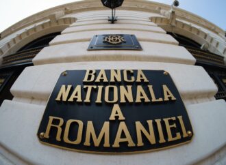 BNR avertizează că prețurile vor scădea mai greu decât se speră. Ce se întâmplă cu inflația și salariile în 2026