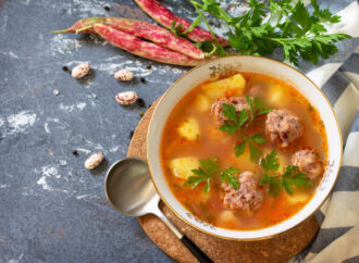 Ciorba de perișoare de post. Este un festin, nu o soluție de avarie. Nu ai voie s-o ratezi