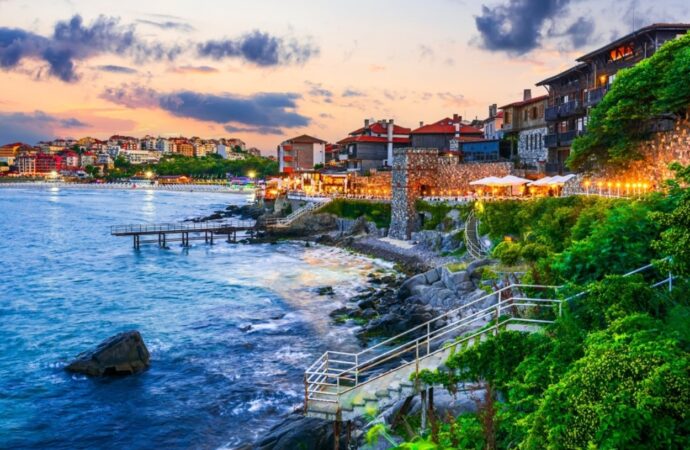 Românii aleg siguranța Bulgariei în 2026: explozie de rezervări pe litoralul vecin în contextul tensiunilor din Orient Românii aleg siguranța Bulgariei în 2026: explozie de rezervări pe litoralul vecin în contextul tensiunilor din Orient
