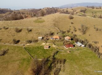 Satul feeric din munții Șureanu care dispare odată cu tradiția păstoritului. Ce s-a întâmplat cu școala sa emblematică Satul feeric din munții Șureanu care dispare odată cu tradiția păstoritului. Ce s-a întâmplat cu școala sa emblematică