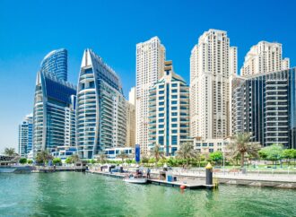 Dubai, orașul luxului, surprins într-o liniște neobișnuită. Hoteluri goale și reduceri de până la 70% după anulările masive de vacanțe