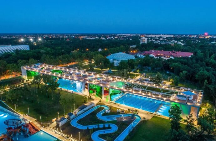 Mega-vacanțe la apă, aproape de casă – Aqua parkurile de vis de la vecinii noștri, accesibile pentru orice familie din România