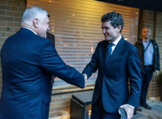 România își consolidează relația strategică cu SUA. Nicușor Dan, dialog la New York cu foști ambasadori americani România își consolidează relația strategică cu SUA. Nicușor Dan, dialog la New York cu foști ambasadori americani