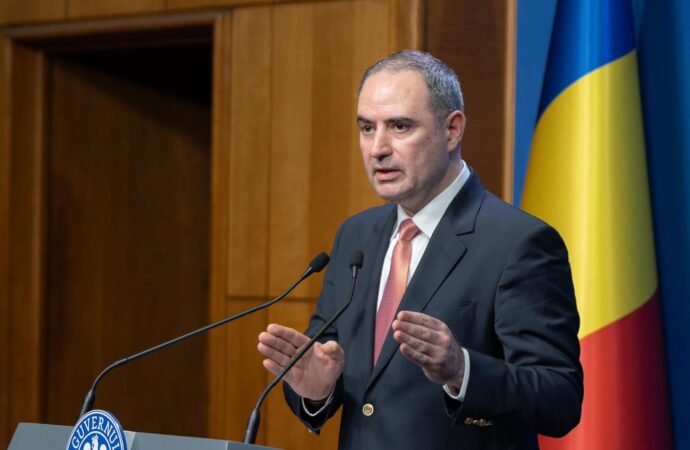 Ministrul Alexandru Nazare anunţă că România a trecut și actualul test de rating al agenției S&P, evitând retrogradarea în Junk! Ministrul Alexandru Nazare anunţă că România a trecut și actualul test de rating al agenției S&P, evitând retrogradarea în Junk!